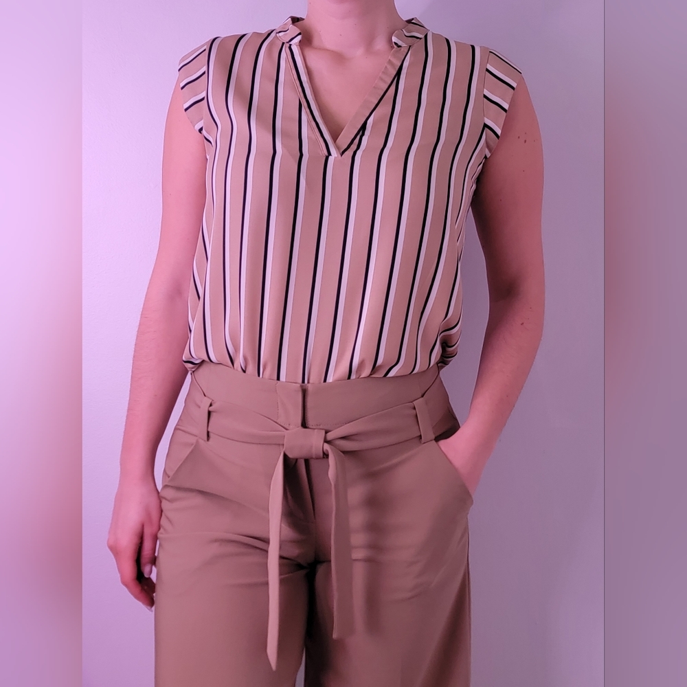 Forever 21 Women's Tan Striped Sleevless Top Size Small